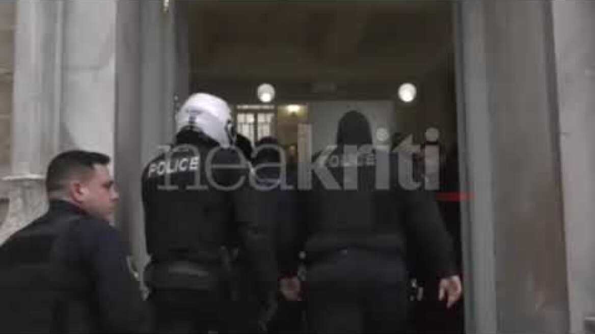 Στα Δικαστήρια το ζευγάρι και ο βιολογικός πατέρας για τον θάνατο του μικρού Άγγελου