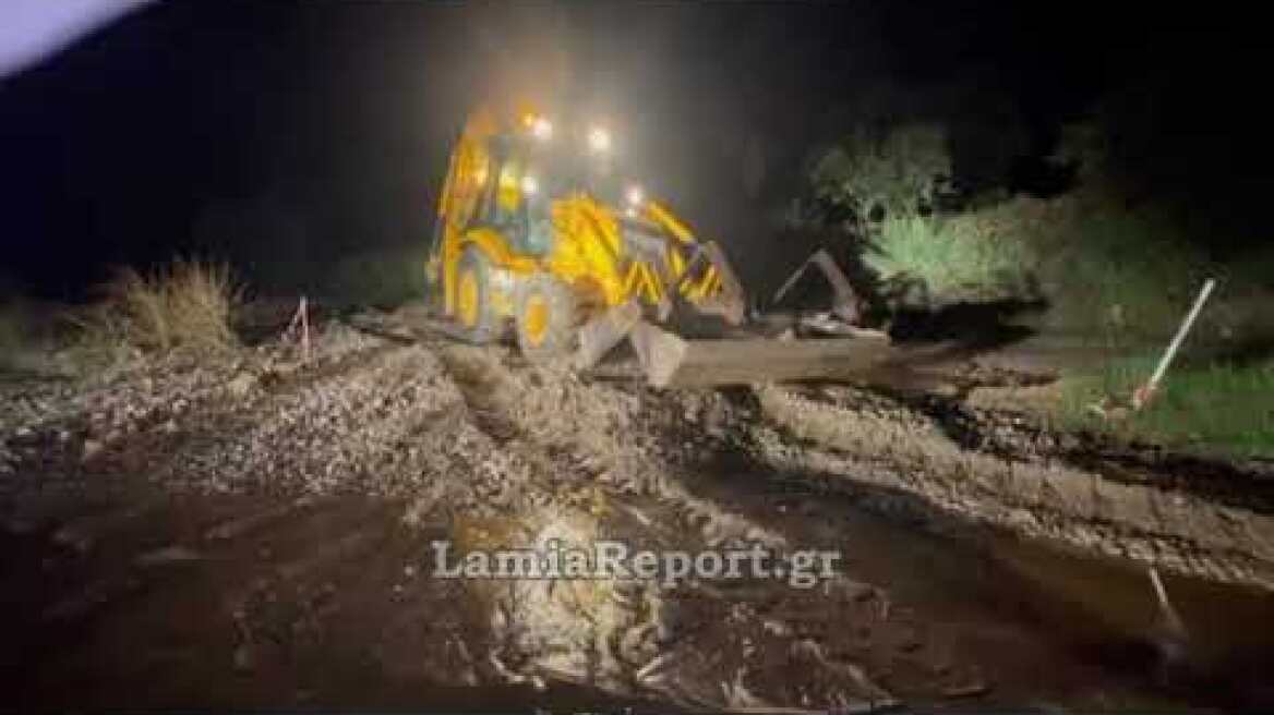 LamiaReport.gr: Πλυμμήρισε και έκλεισε για ακόμη μια φορά η ανατολική είσοδος του Αγίου Κωνσταντίνου