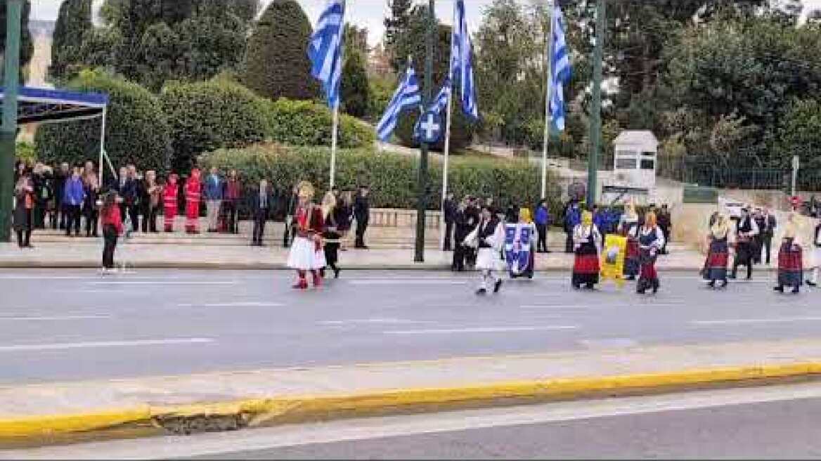 Παρέλαση για την 25η Μαρτίου από το Σύλλογο της Μάνης