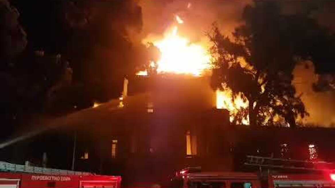 Φωτιά στο Πολεμικό Μουσείο Χανίων