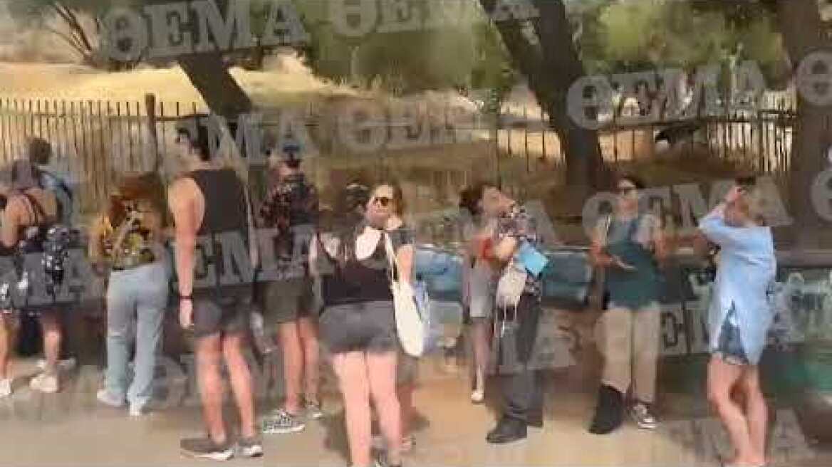 Oυρές έξω από το Ηρώδειο για το βίντεο κλιπ των Coldplay (2)