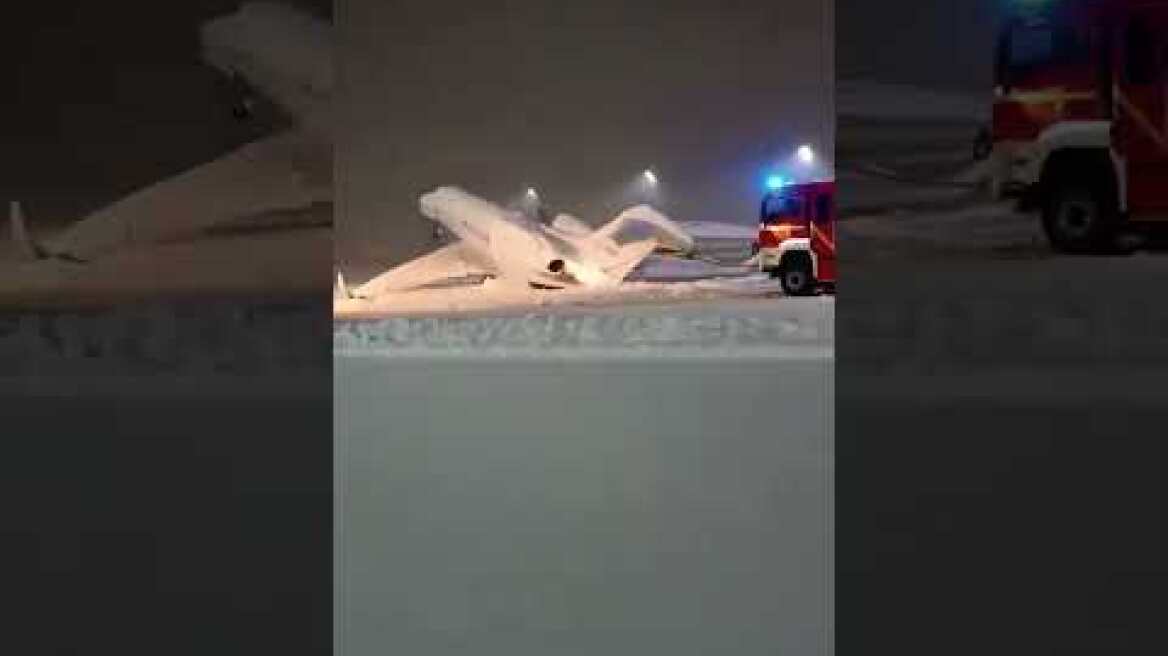 Munich Airport Snowstorm #snow #storm #airplane