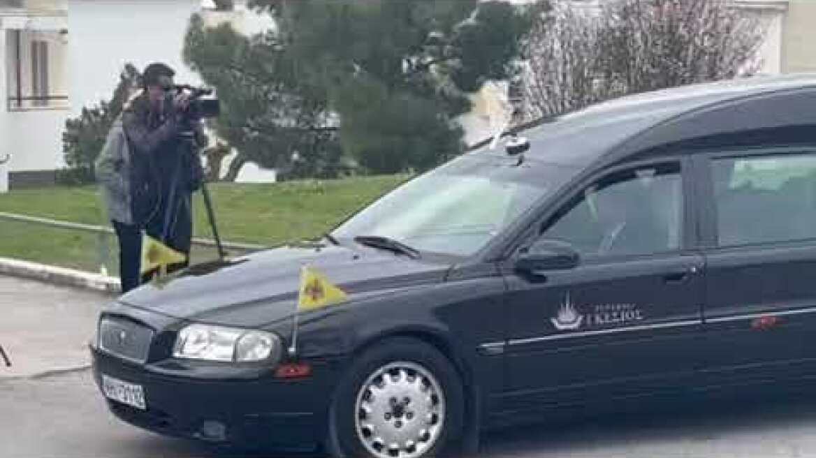 Θεσσαλονίκη: Θρήνος στην κηδεία της 20χρονης με την «αγγελική» φωνή (1)