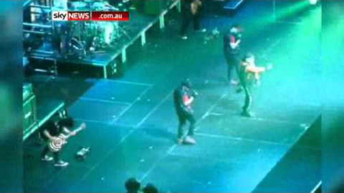 Justin Bieber gets pelted by eggs at Sydney Concert on the 29th of April!