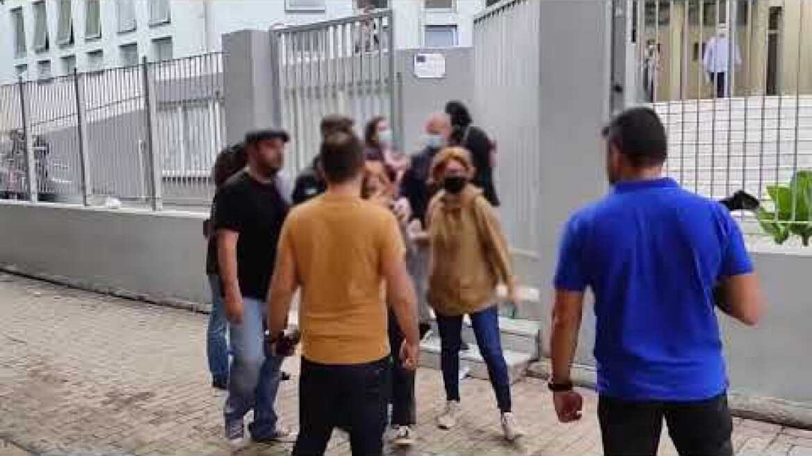 ThessToday.gr - Έδειραν μαθήτριες στο ΕΠΑΛ Σταυρούπολης