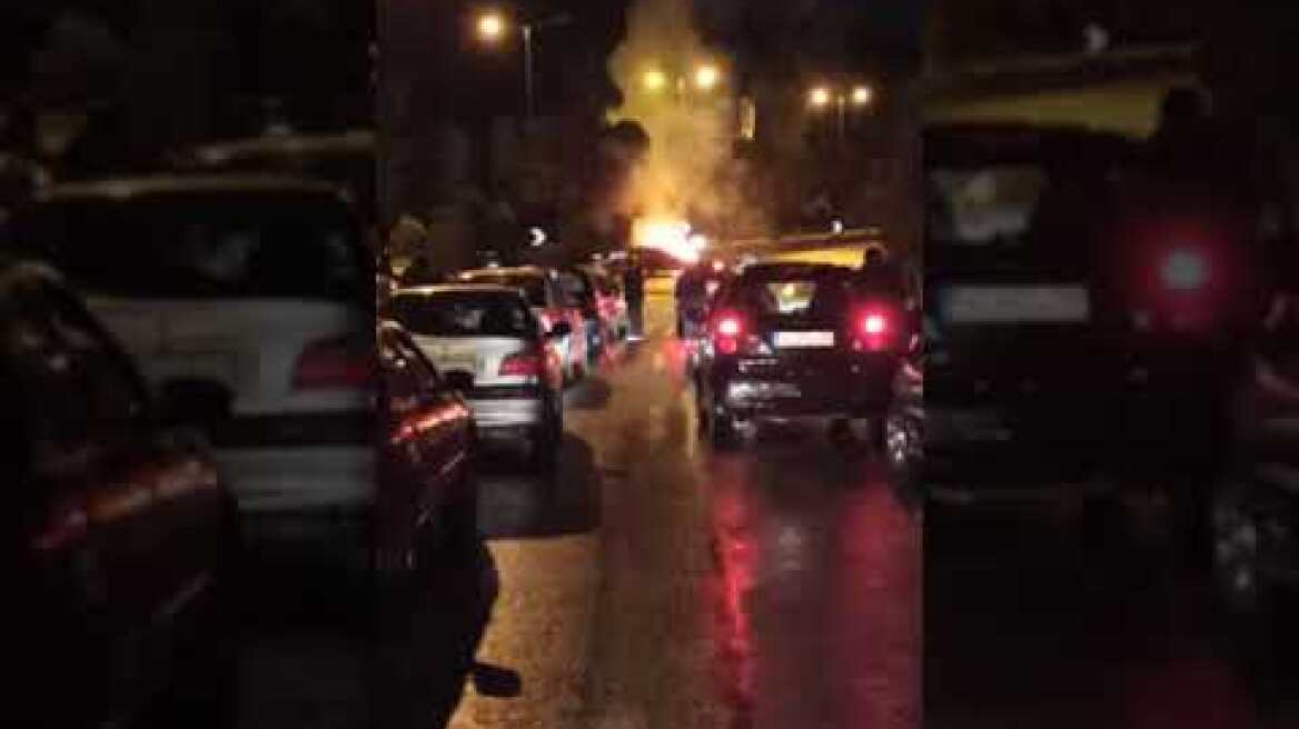 Φλεγόμενο αυτοκίνητο στην Κατεχάκη
