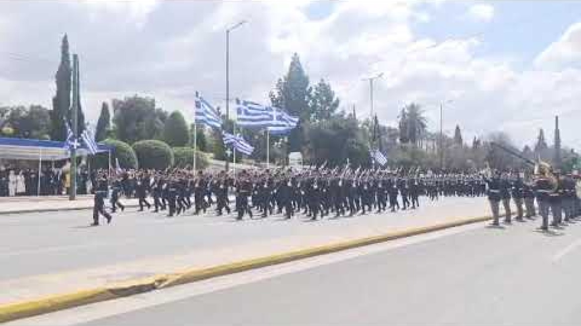 H μεγάλη στρατιωτική παρέλαση στην Αθήνα για την 25η Μαρτίου (17)