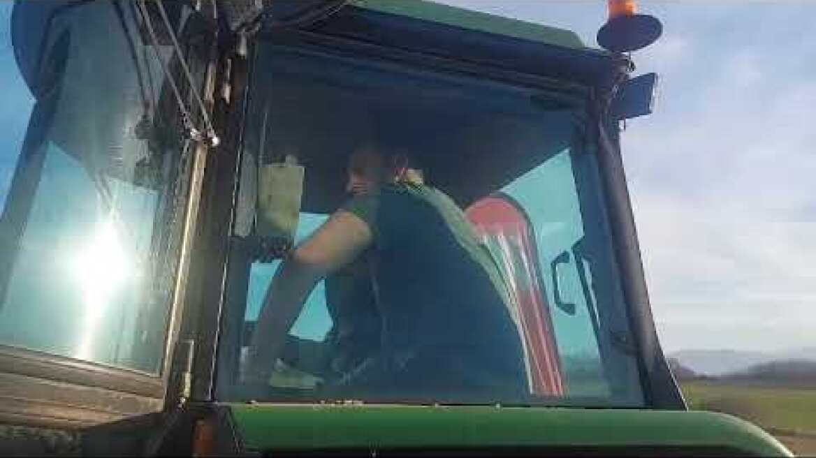 Ο Στέφανος Κασσελάκης σε τρακτέρ (2)