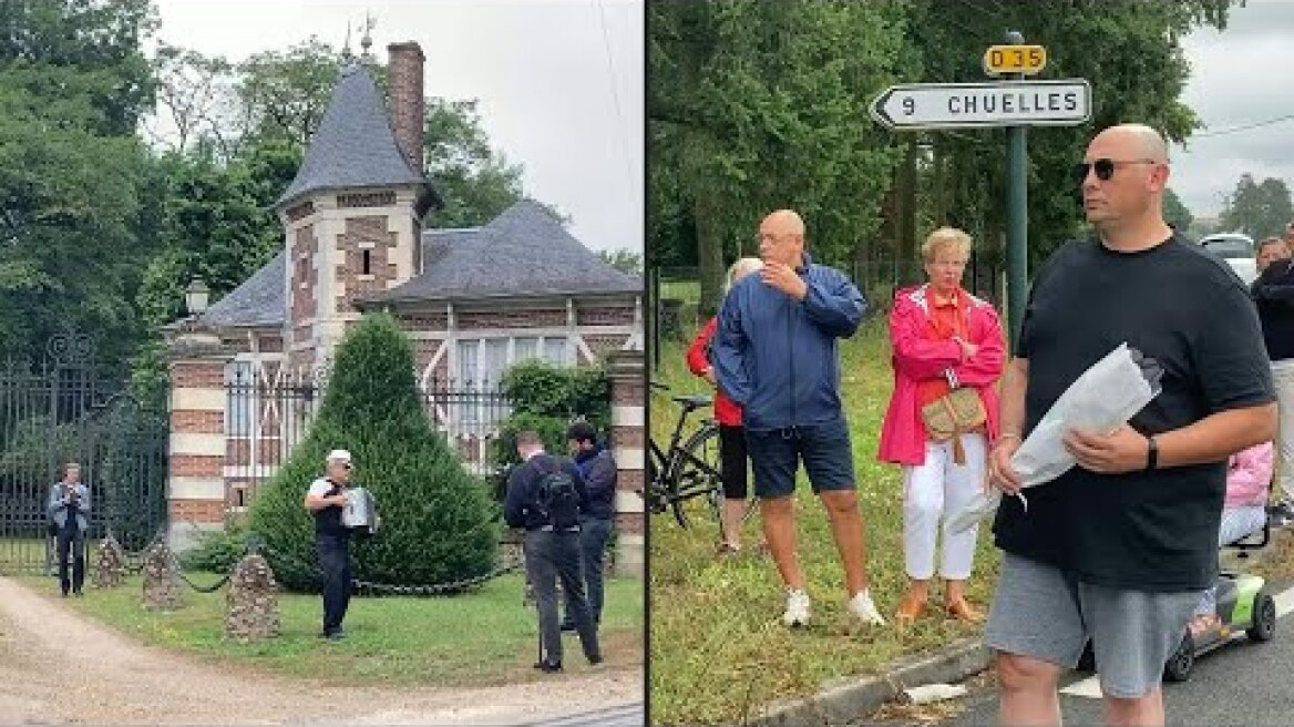 Fans gather outside actor Alain Delon's house following news of his death | AFP