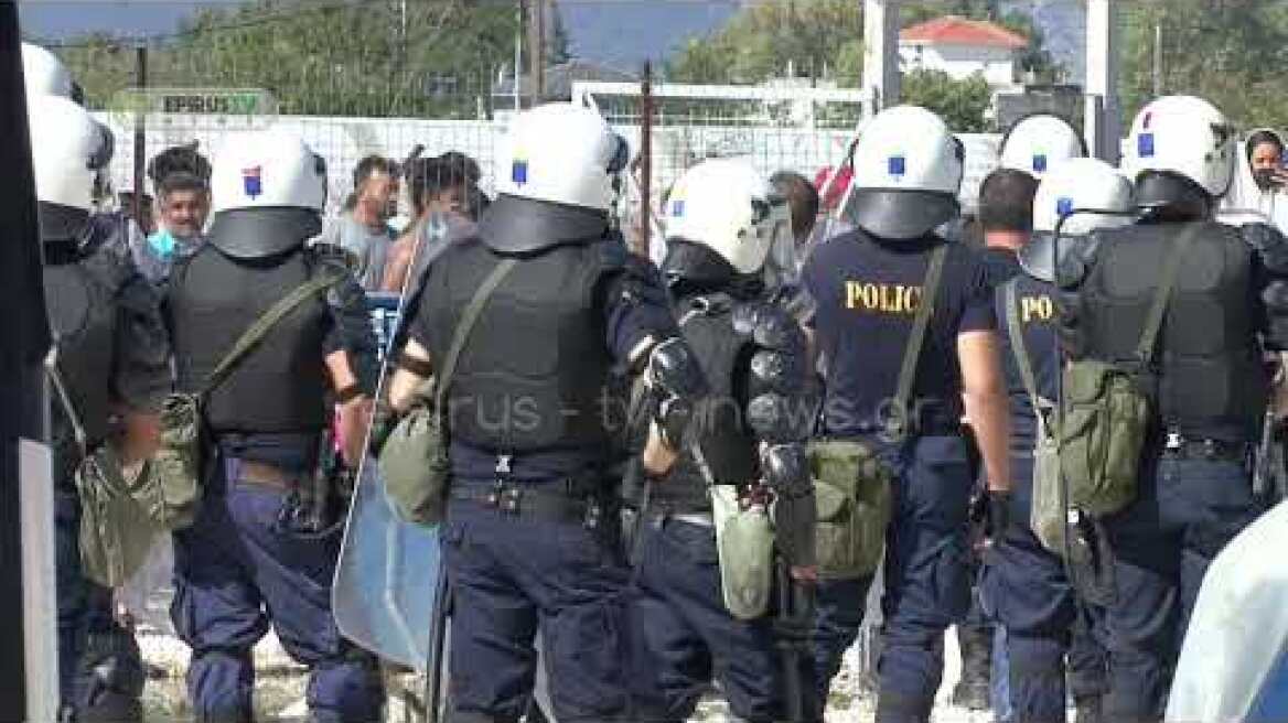 Ιωάννινα:Πετροπόλεμος ,υλικές ζημιές& 4 προσαγωγές για τις νέες αφίξεις από τη Μόρια