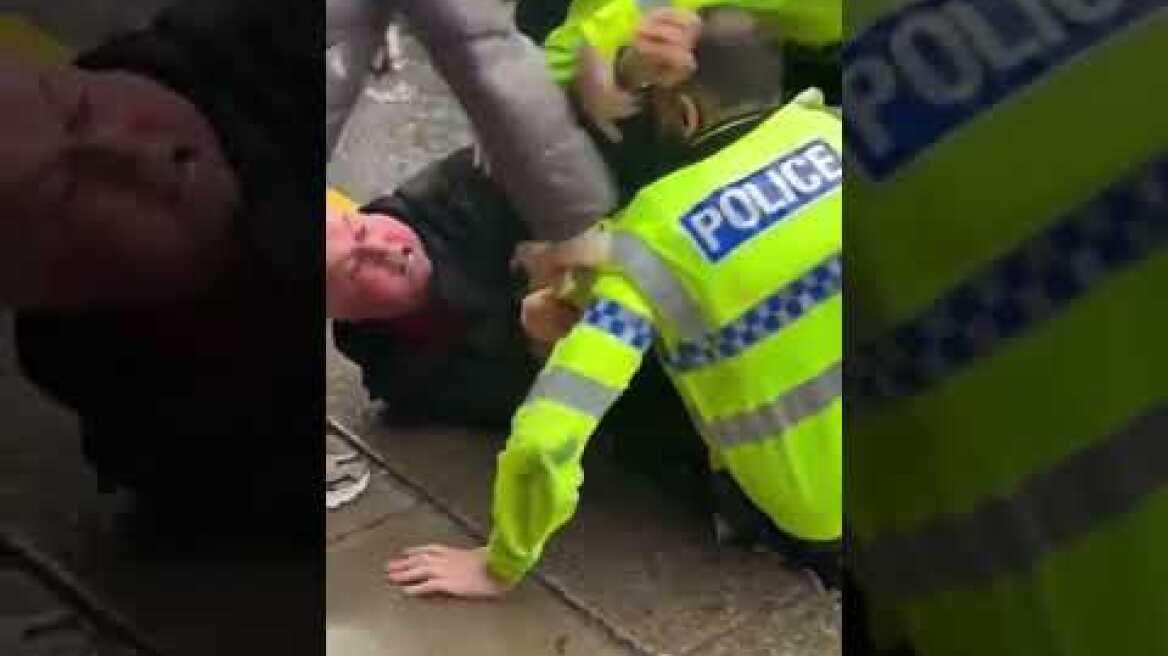 Πήγαν να λιντσάρουν τον οδηγό στο Λίβερπουλ