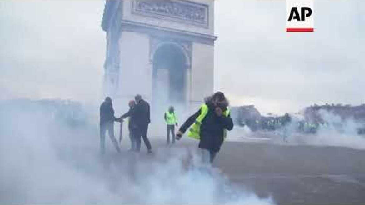Yellow vests clash with police in central Paris
