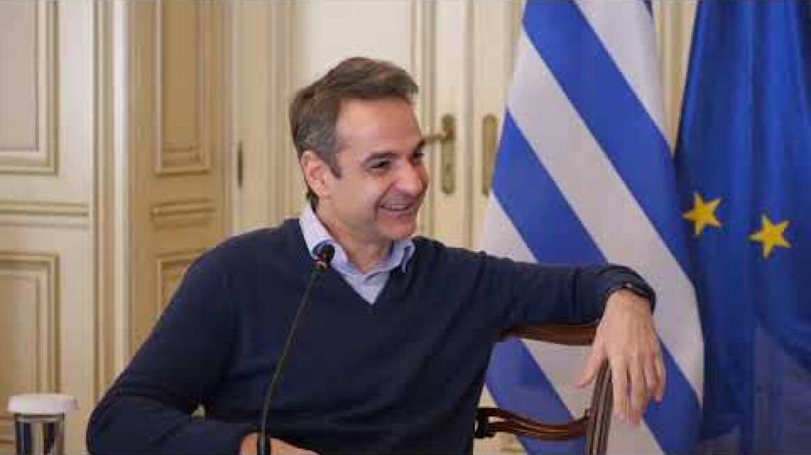 Τηλεδιάσκεψη με το εργοστάσιο Παπουτσάνη