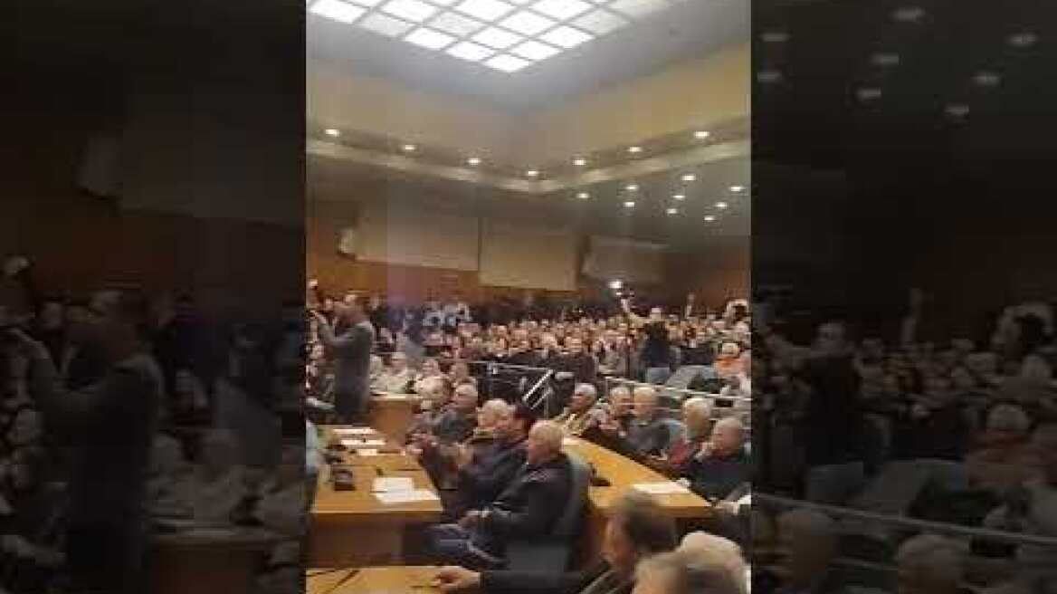 Αναταράξεων συνέχεια στο ΠΑΣΟΚ, αιχμές προεδρικών κατά Γερουλάνου και Δούκα (1)