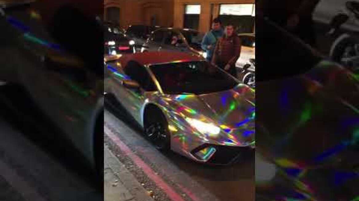 Disgraceful arsenal fans abuse Aubameyang in the streets