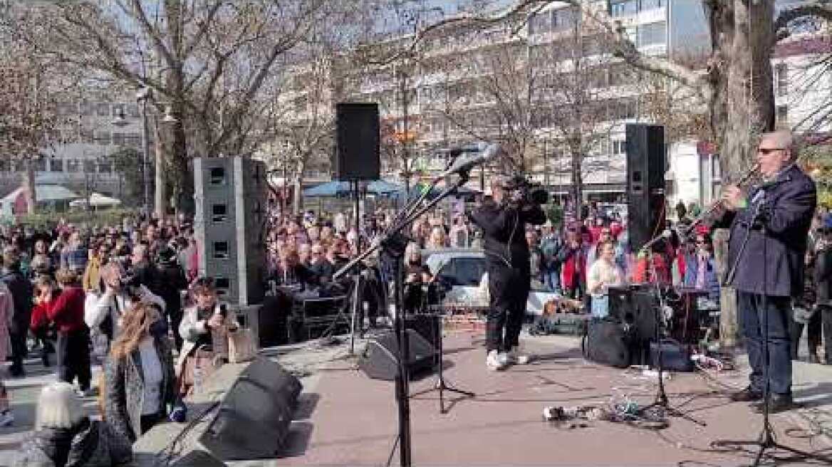 Τα χάλκινα της Γουμένισσας του Αλέξανδρου Ζώρα στην Κεντρική πλατεία