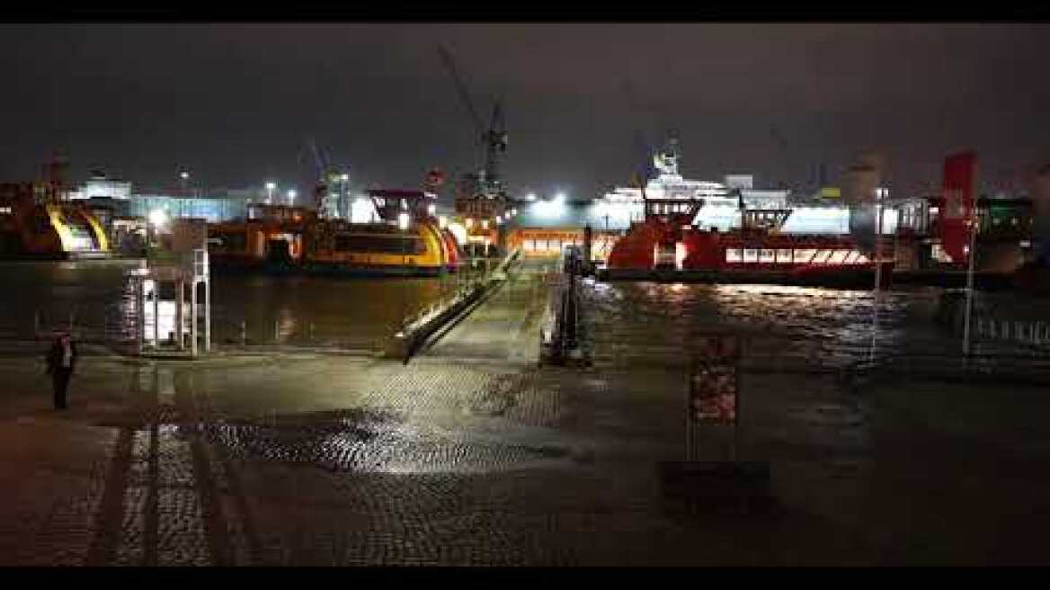 Hamburg  zwei Sturmtiefs Ylenia  über Deutschlands hinweg 17.02.2022