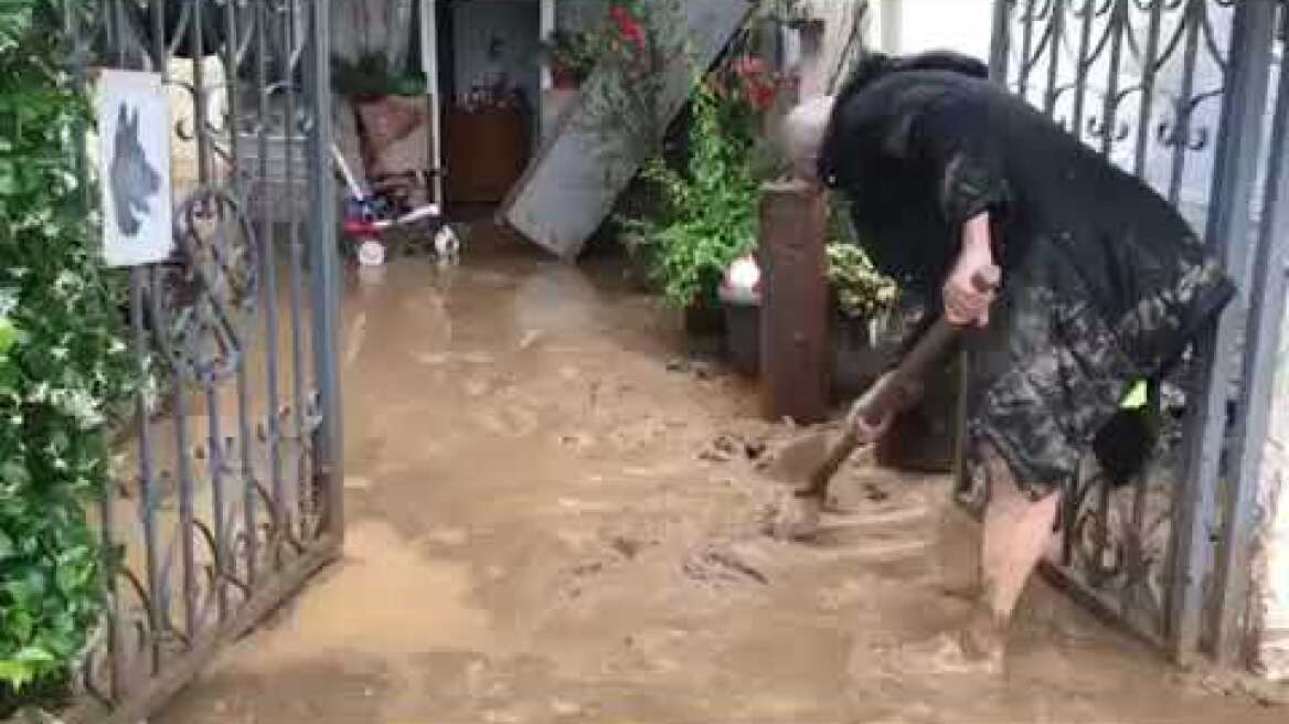 Θεσσαλονίκη: Στο έλεος της κακοκαιρίας – Πλημμύρισαν δρόμοι και σπίτια 4