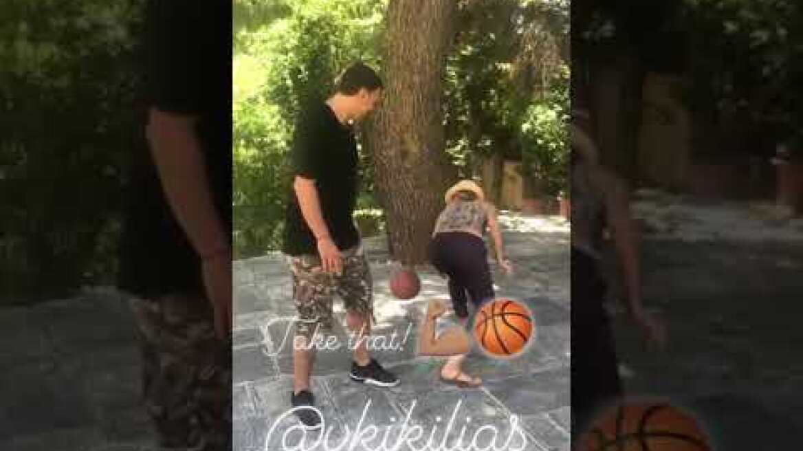 Ο Βασίλης Κικίλιας μαθαίνει μπάσκετ στην Τζένη Μπαλατσινού