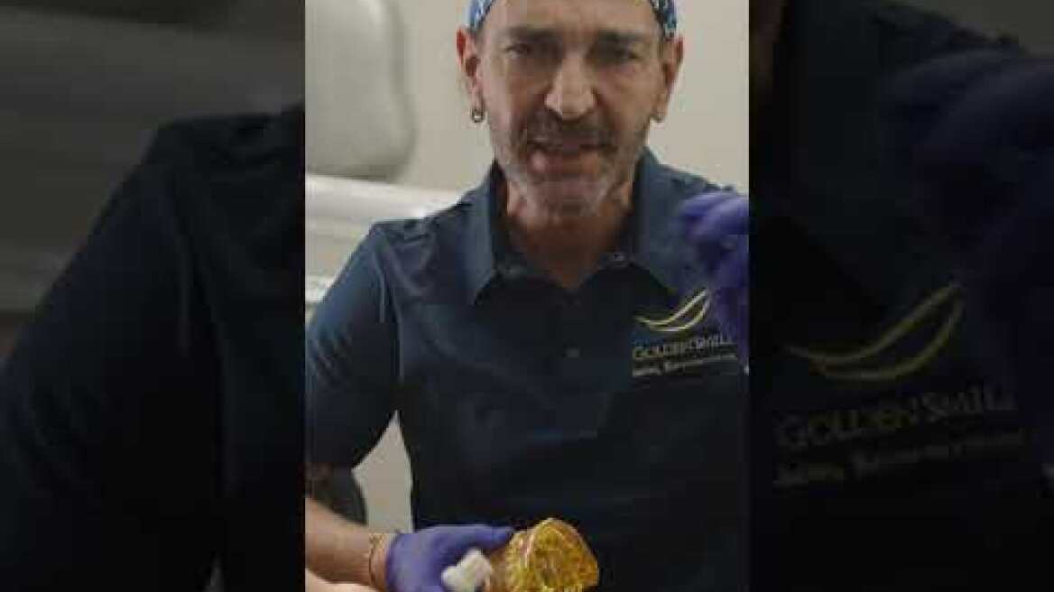 Για ωραίο χαμόγελο πας οδοντίατρο.Για τη ζωή σου φοράς το κράνος σου.  Τόσο απλό.