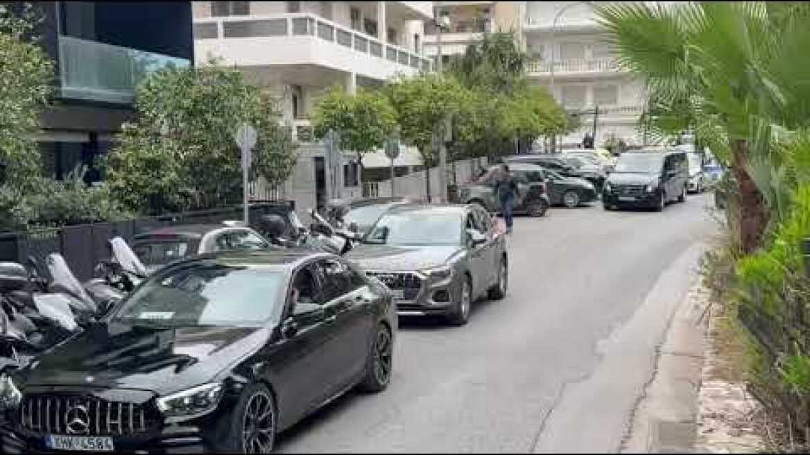 Η Μπριζίτ Μακρόν στο σπίτι του Κυριάκου Μητσάκη