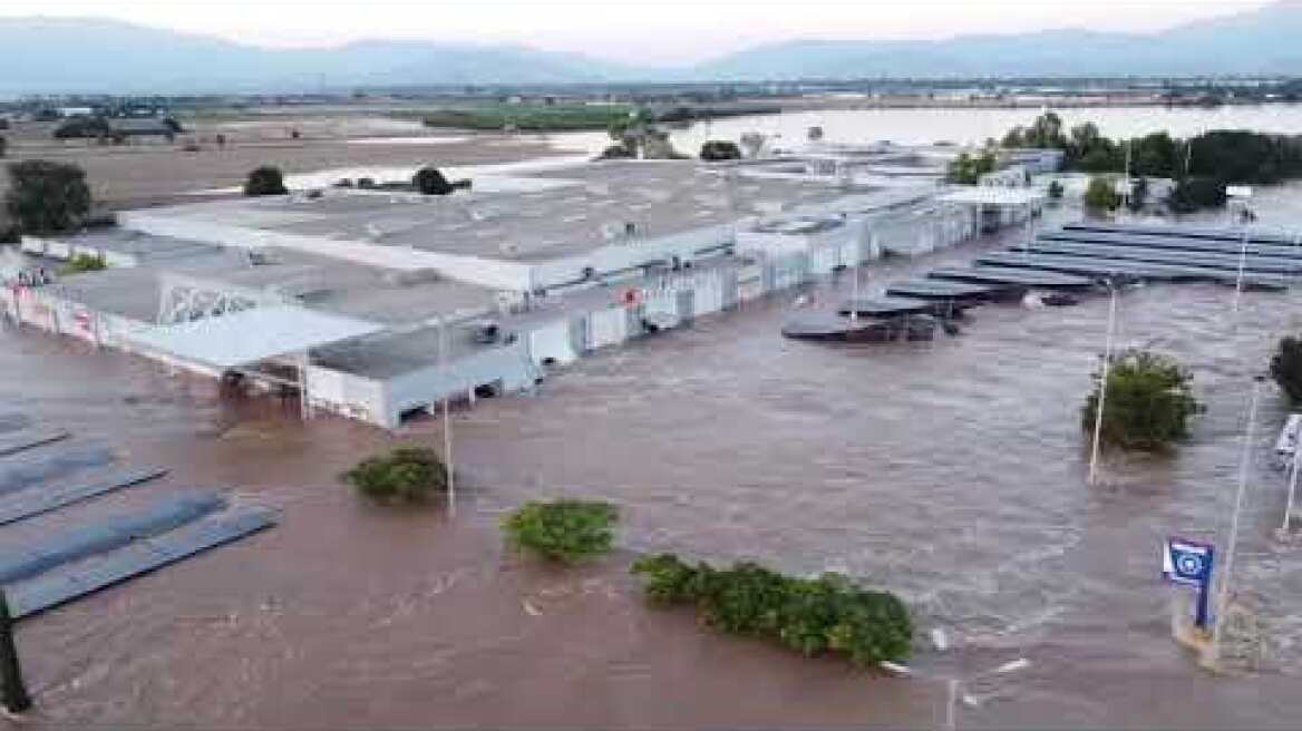 Aποκαρδιωτικές εικόνες από την ΛΑΡΙΣΑ - Όλα έχουν σκεπαστεί στο νερό!! ΘΕΣΣΑΛΙΚΟΣ ΚΑΜΠΟΣ 2023!