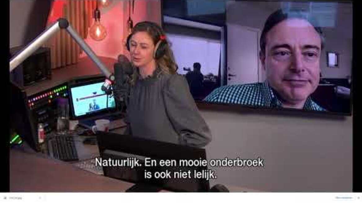 Bart De Wever doet nieuwjaarsinterview in onderbroek