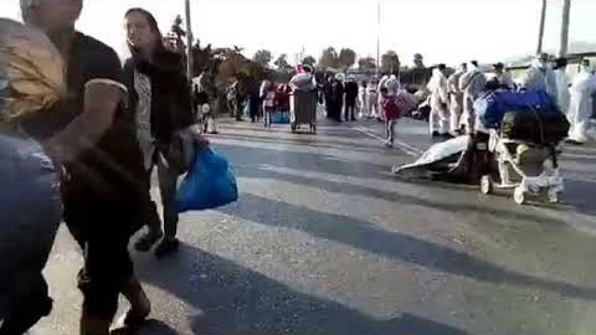 Αστυνομική επιχείρηση στη Λέσβο για τη μεταφορά των μεταναστών στο Καρά Τεπέ