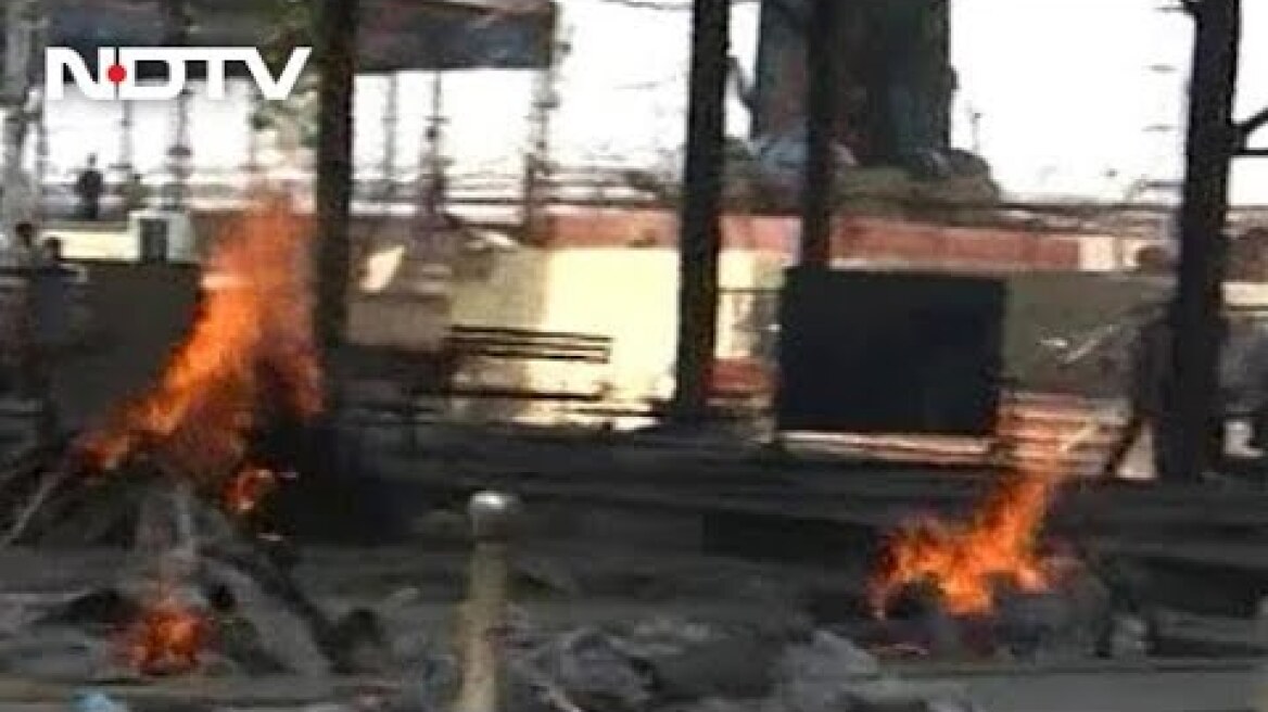 Covid-19 Delhi News: Delhi Crematoriums, Graveyards Struggle To Keep Up As Covid Deaths Rise