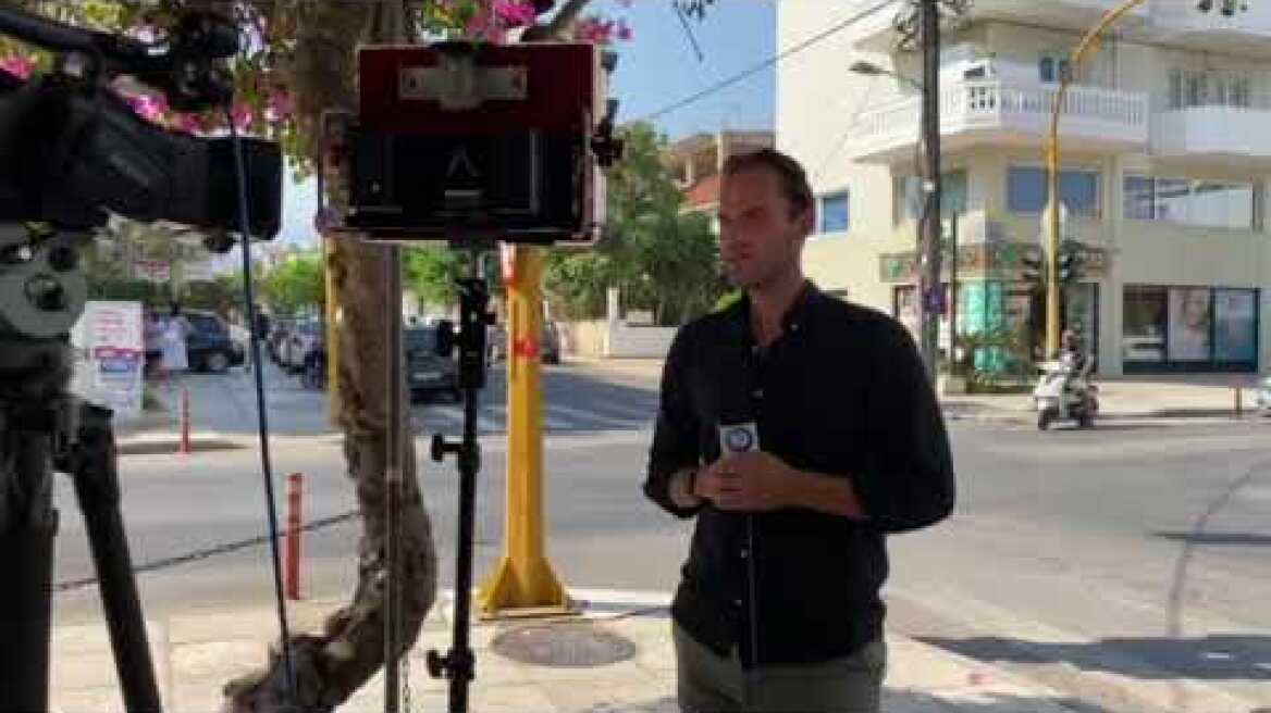 Ο ανταποκριτής του δικτύου 10 news first Johnpaul Gonzo από τα Χανιά στην Αυστραλία