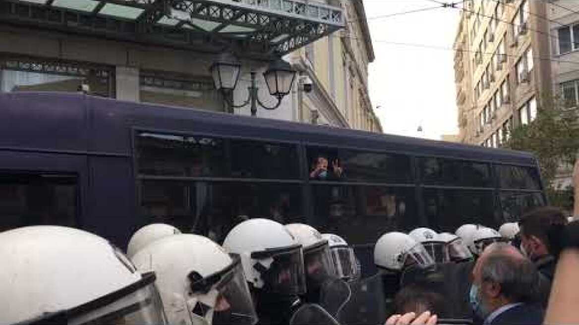 Οι συλληφθέντες του ΚΚΕ