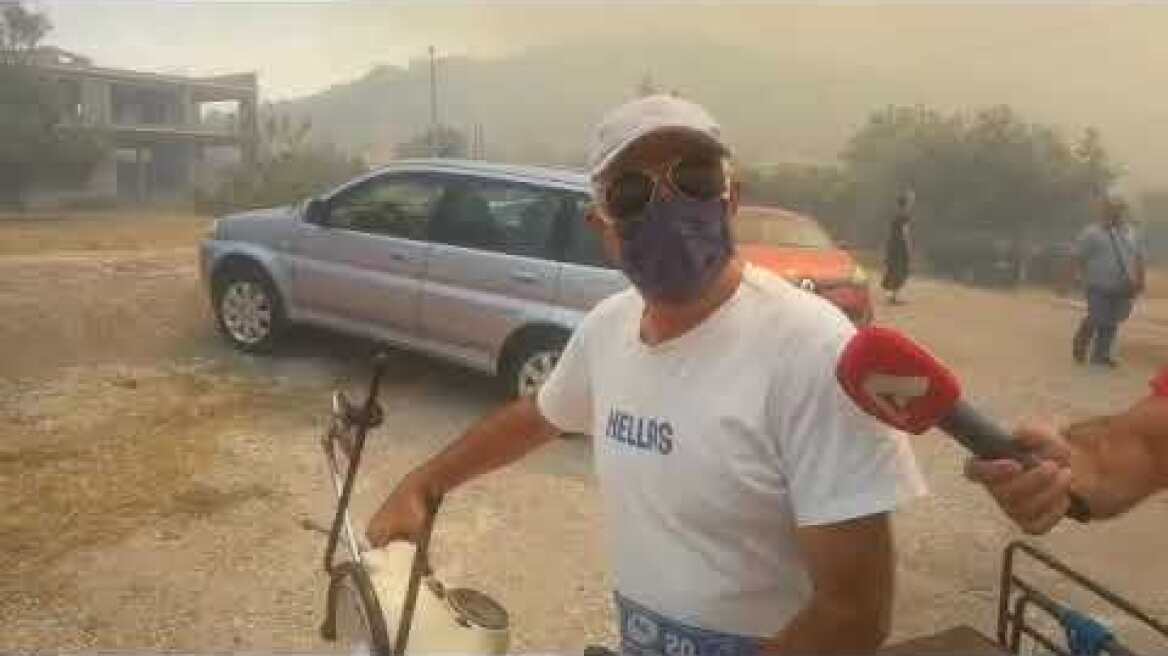 Φωτιά στην Φυλή: Εκκενώνουν τα σπίτια (1)