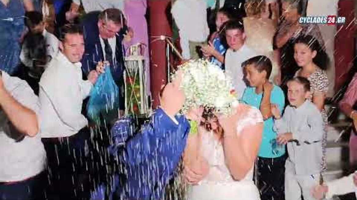 «Έλουσαν» τον γαμπρό και τη νύφη με 170 κιλά ρύζι!