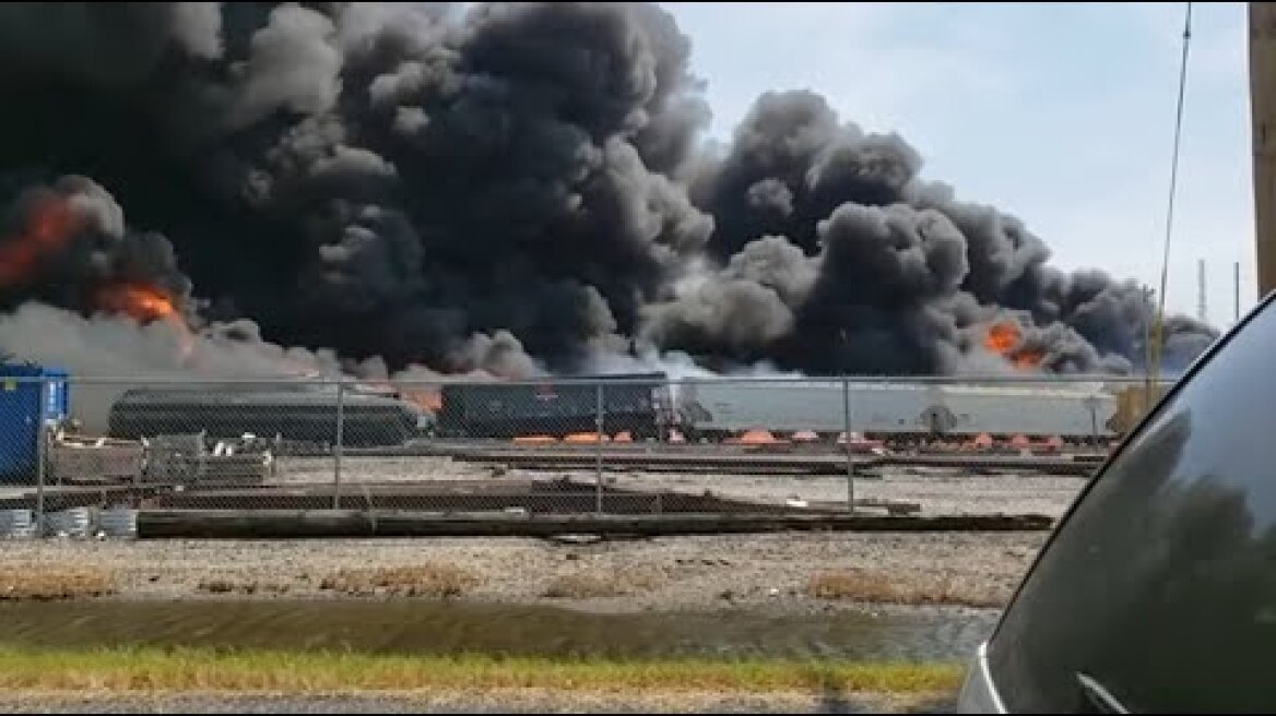 Train derails, catches fire in Dupo, Illinois | 10News WTSP