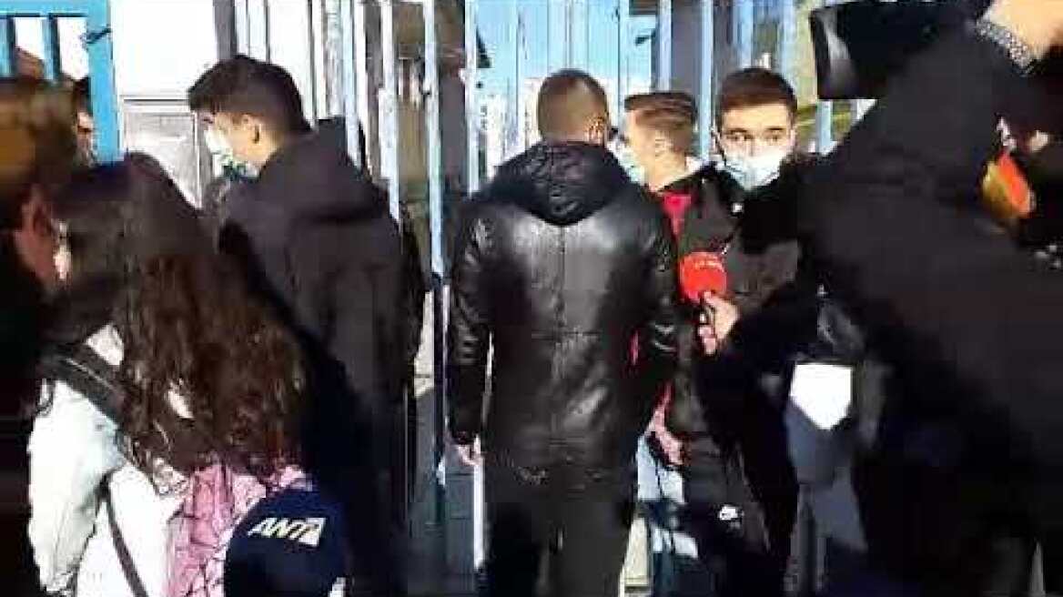 1ο ΓΕΛ Ευόσμου: Μαθητές πιέζουν να ανοίξει το σχολείο - Voria.gr