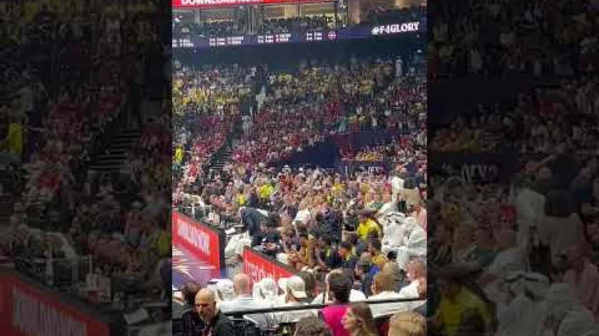 Tελικός της Euroleague: Οι φίλαθλοι του Ολυμπιακού αποθεώνουν τον Σπανούλη