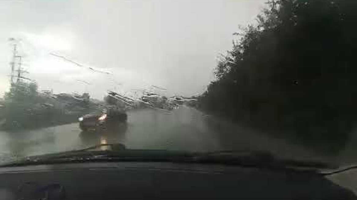 Δυνατή καταιγίδα στα Τρίκαλα