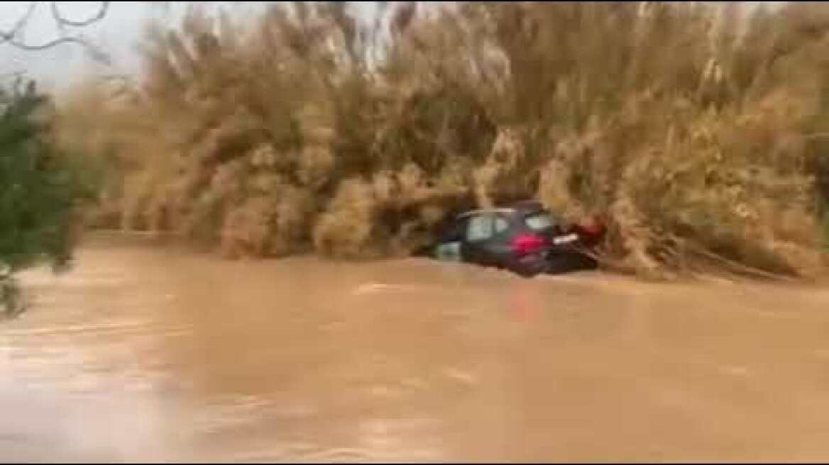 Διάσωση εγκλωβισμένου στο Πικέρμι (1)