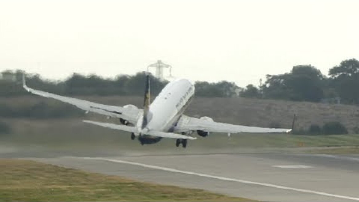 Αεροπλάνο της Ryanair απογειώθηκε με το... πλάι