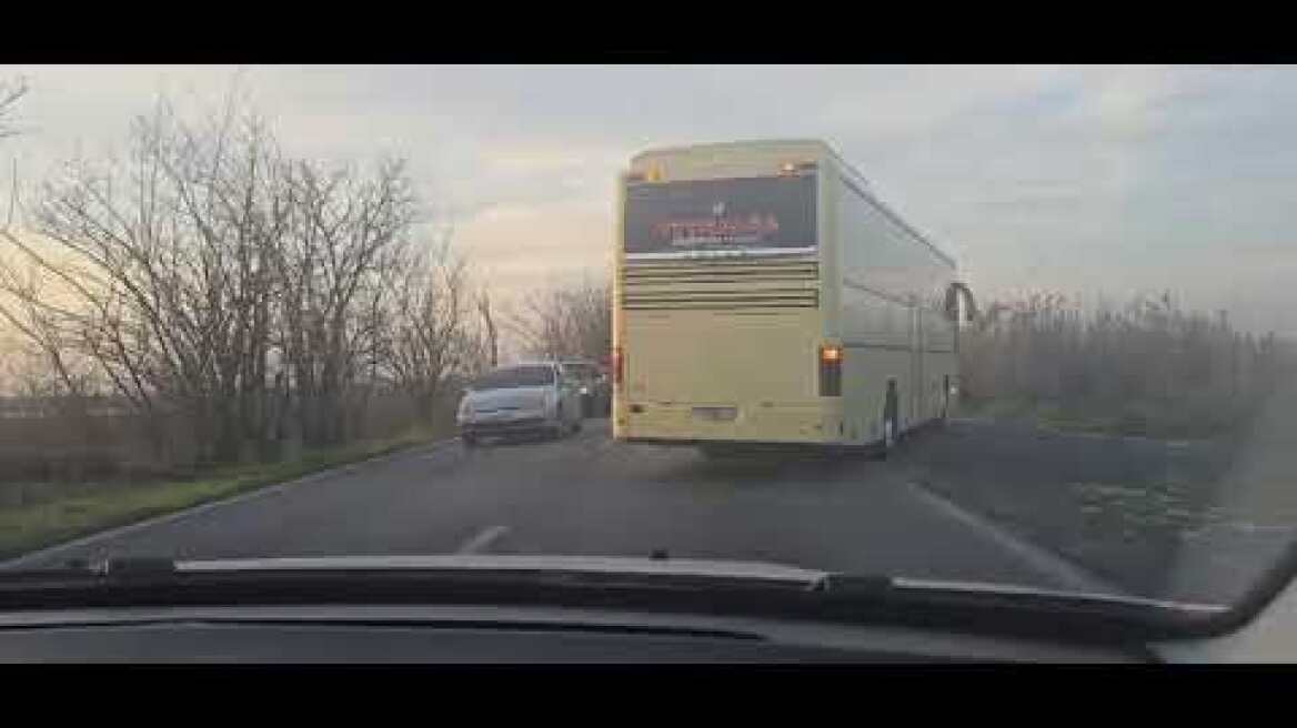 Ουρές χιλιομέτρων με αυτοκίνητα σε Λάρισα και Ριτσώνα (1)