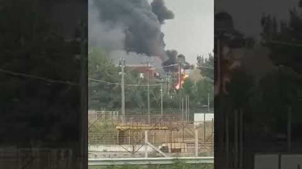 Σχηματάρι: Φωτιά σε εργοστάσιο