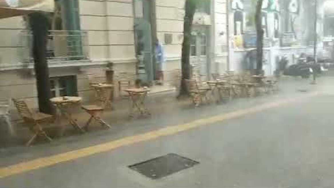 Ισχυρή καταιγίδα τώρα στη Θεσσαλονίκη