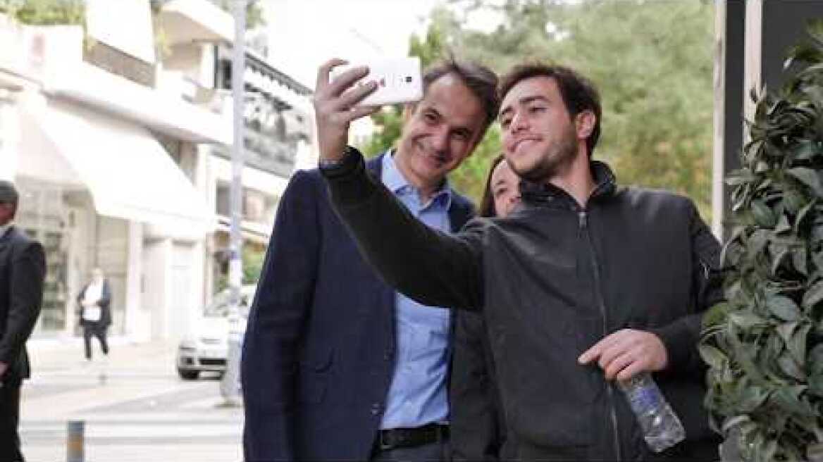 Κυριάκος Μητσοτάκης | Βόλτα στη Νέα Σμύρνη
