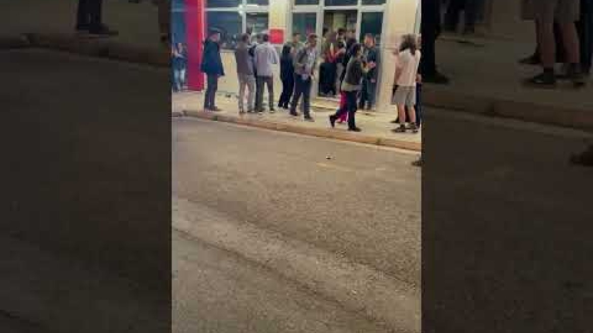 Αποχώρηση Τσίπρα (1)