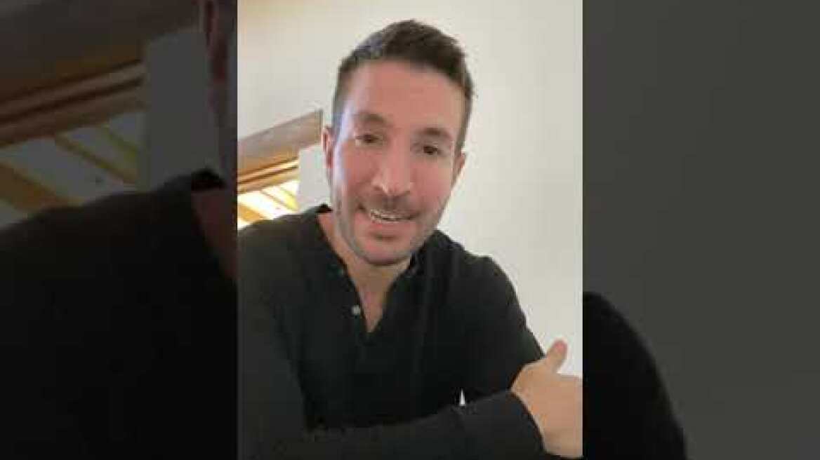 O Alex Michaelides έρχεται στην Ελλάδα!