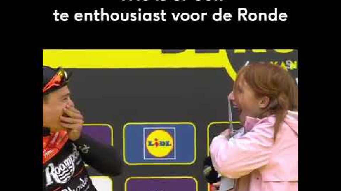 L’imbarazzo di un bacio “rubato”