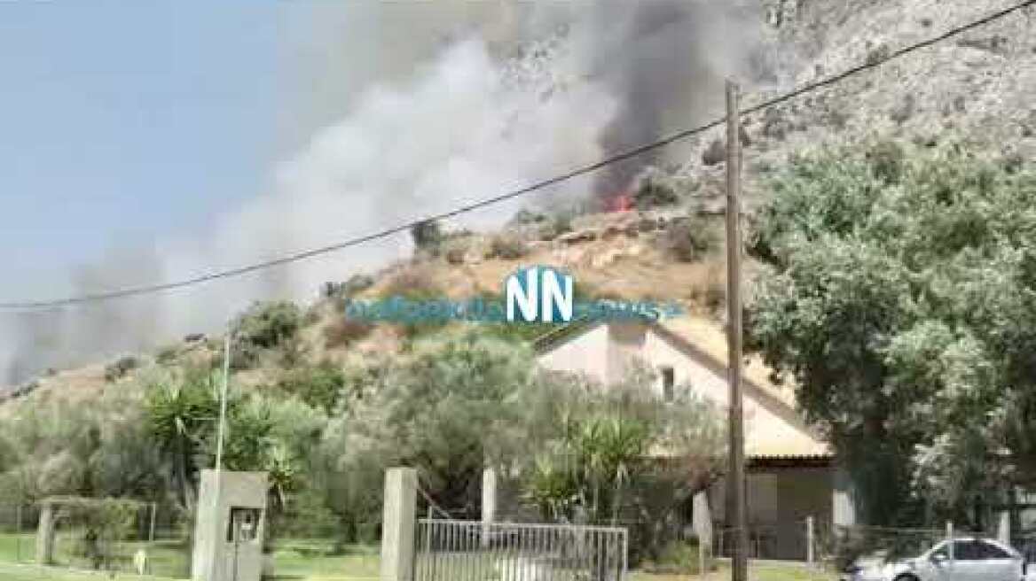 Μεγάλη φωτιά στο Κρυονέρι Ναυπακτίας κοντά σε σπίτια.