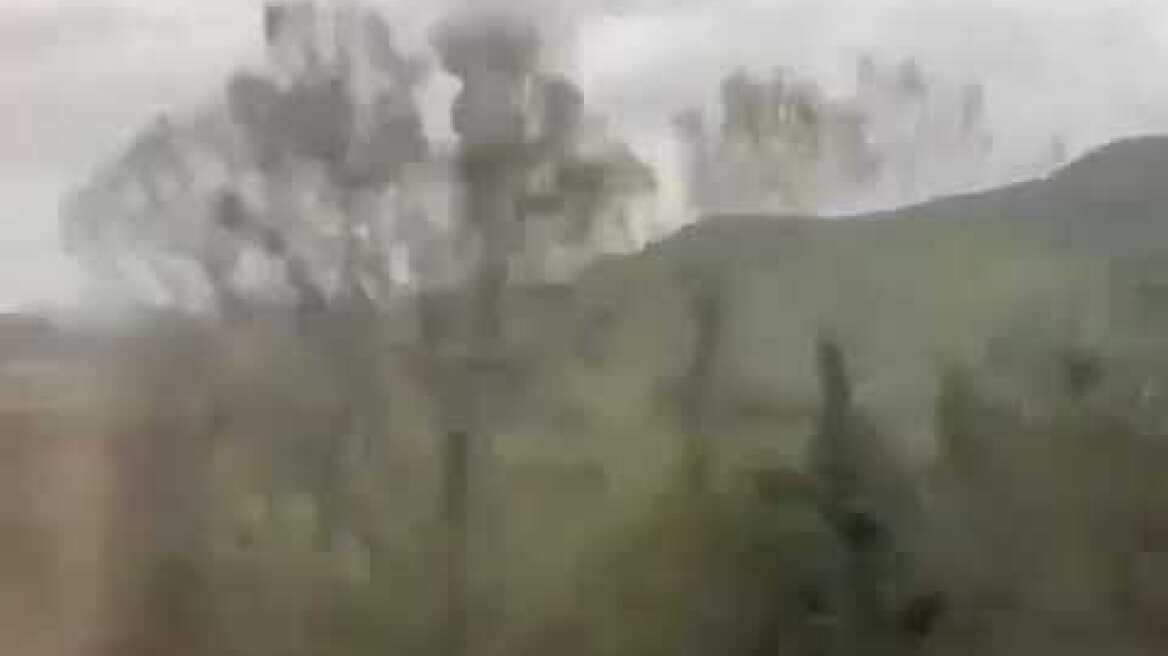 Η αμαξοστοιχία περνάει από το σημείο της τραγωδίας