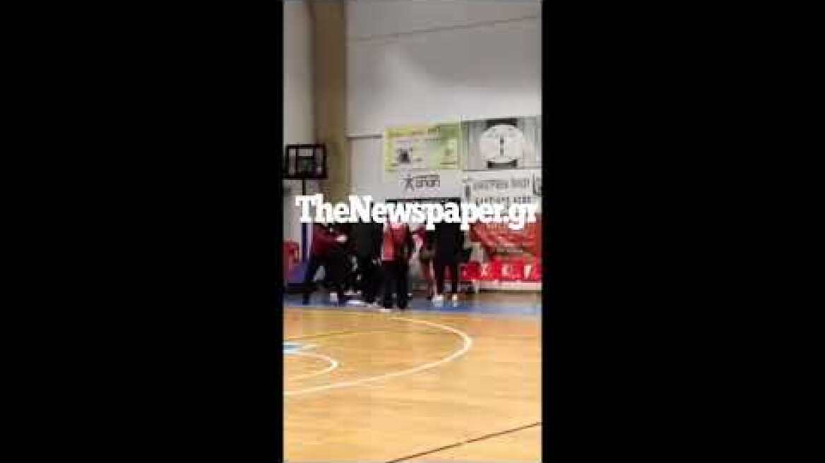 Άγριο ξύλο σε αγώνα γυναικείου βόλεϊ στον Βόλο