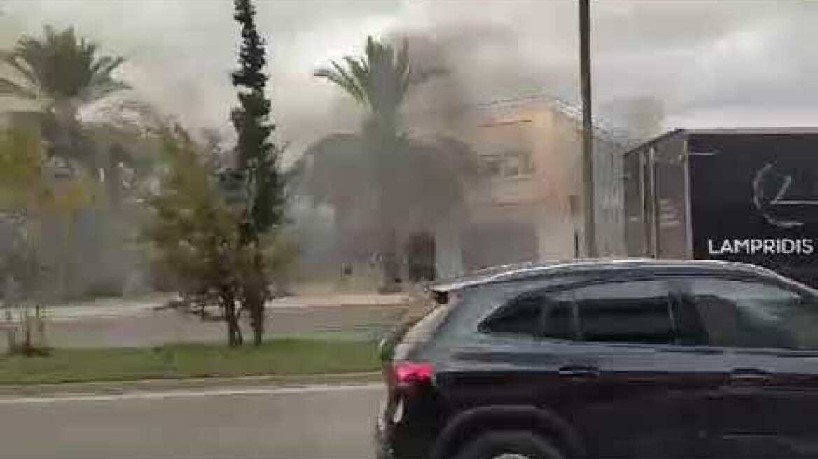 Κλειστή η Μεσογείων από Ρομά που έβαλαν φωτιές σε κάδους